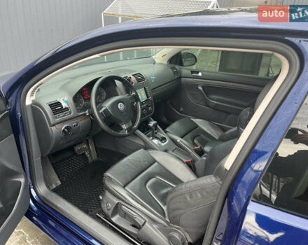 Синий Фольксваген Гольф, объемом двигателя 1.9 л и пробегом 240 тыс. км за 5500 $, фото 6 на Automoto.ua