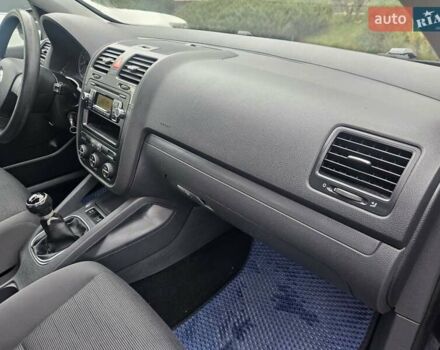 Синій Фольксваген Гольф, об'ємом двигуна 1.39 л та пробігом 226 тис. км за 4800 $, фото 27 на Automoto.ua