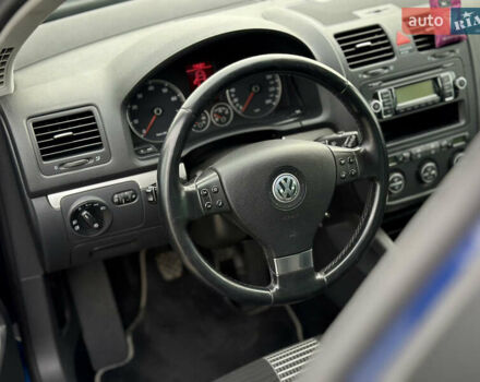 Синій Фольксваген Гольф, об'ємом двигуна 1.39 л та пробігом 140 тис. км за 5950 $, фото 5 на Automoto.ua