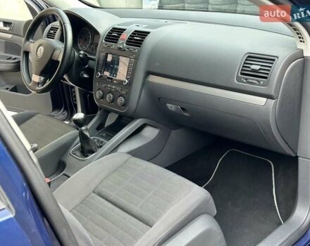 Синий Фольксваген Гольф, объемом двигателя 1.6 л и пробегом 231 тыс. км за 5700 $, фото 18 на Automoto.ua