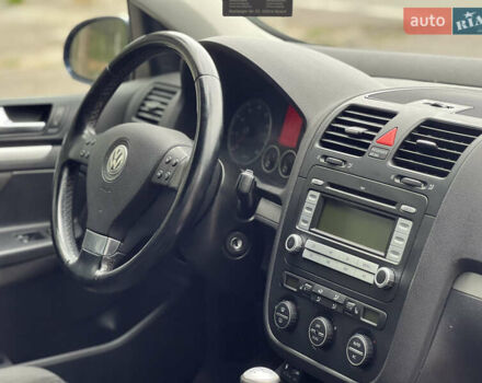 Синий Фольксваген Гольф, объемом двигателя 1.6 л и пробегом 237 тыс. км за 6700 $, фото 22 на Automoto.ua