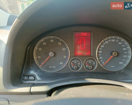 Фольксваген Гольф 2008 в Александрие на Automoto.ua Синий Фольксваген Гольф, объемом двигателя 0 л и пробегом 210 тыс. км за 6350 $, фото 4 на Automoto.ua