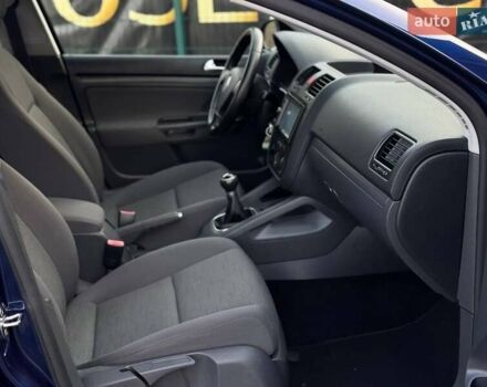 Синий Фольксваген Гольф, объемом двигателя 1.6 л и пробегом 197 тыс. км за 5777 $, фото 32 на Automoto.ua