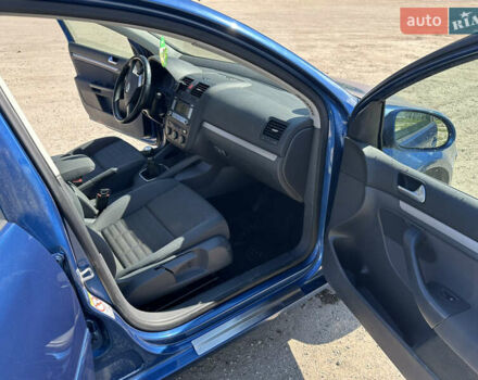 Синій Фольксваген Гольф, об'ємом двигуна 1.6 л та пробігом 231 тис. км за 5900 $, фото 17 на Automoto.ua