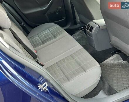 Синий Фольксваген Гольф, объемом двигателя 1.6 л и пробегом 231 тыс. км за 5700 $, фото 24 на Automoto.ua