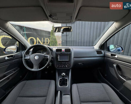 Синий Фольксваген Гольф, объемом двигателя 1.6 л и пробегом 197 тыс. км за 5777 $, фото 34 на Automoto.ua