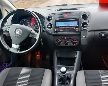 Синий Фольксваген Гольф, объемом двигателя 1.6 л и пробегом 219 тыс. км за 6800 $, фото 4 на Automoto.ua