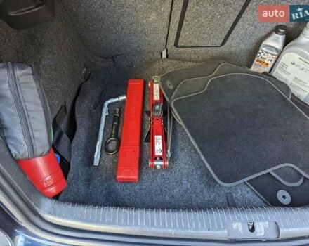 Фольксваген Гольф 2008 в Киеве на Automoto.ua Синий Фольксваген Гольф, объемом двигателя 1.4 л и пробегом 256 тыс. км за 6000 $, фото 38 на Automoto.ua
