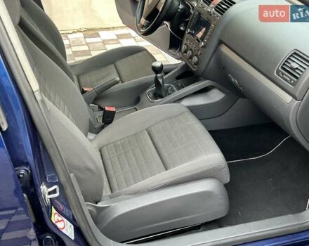 Синий Фольксваген Гольф, объемом двигателя 1.6 л и пробегом 231 тыс. км за 5700 $, фото 19 на Automoto.ua