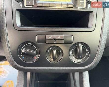 Синій Фольксваген Гольф, об'ємом двигуна 1.6 л та пробігом 215 тис. км за 8199 $, фото 41 на Automoto.ua