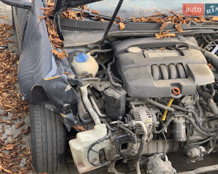 Синий Фольксваген Гольф, объемом двигателя 1.6 л и пробегом 200 тыс. км за 3000 $, фото 2 на Automoto.ua