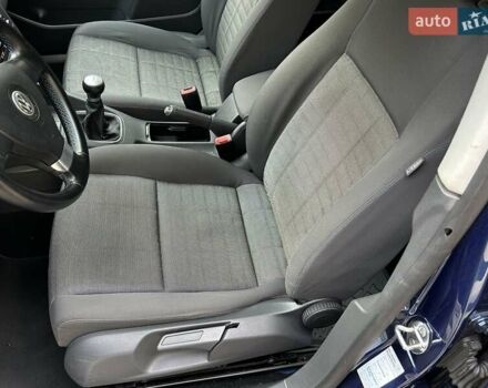 Синий Фольксваген Гольф, объемом двигателя 1.6 л и пробегом 231 тыс. км за 5700 $, фото 20 на Automoto.ua