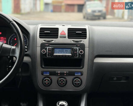 Синий Фольксваген Гольф, объемом двигателя 1.6 л и пробегом 161 тыс. км за 6400 $, фото 31 на Automoto.ua