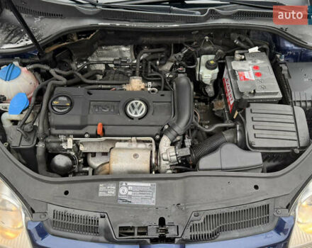 Синий Фольксваген Гольф, объемом двигателя 1.4 л и пробегом 233 тыс. км за 7299 $, фото 50 на Automoto.ua