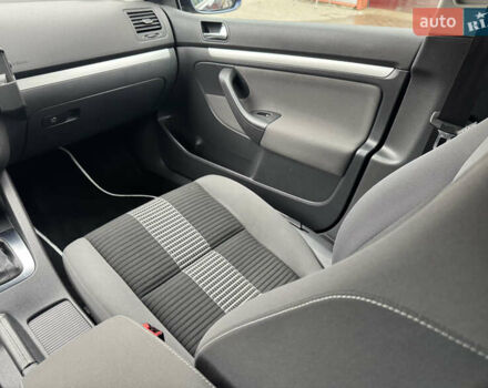 Синий Фольксваген Гольф, объемом двигателя 1.4 л и пробегом 233 тыс. км за 7299 $, фото 34 на Automoto.ua