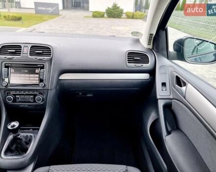 Синий Фольксваген Гольф, объемом двигателя 1.39 л и пробегом 84 тыс. км за 9500 $, фото 92 на Automoto.ua