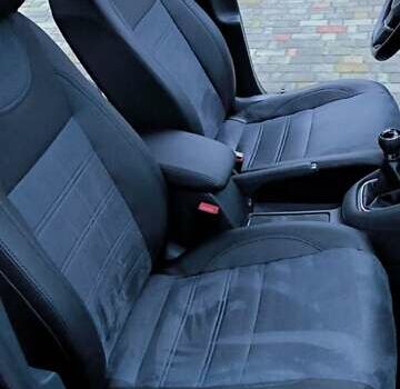 Синий Фольксваген Гольф, объемом двигателя 1.6 л и пробегом 226 тыс. км за 7700 $, фото 6 на Automoto.ua