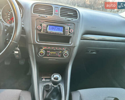 Синий Фольксваген Гольф, объемом двигателя 1.4 л и пробегом 224 тыс. км за 7350 $, фото 27 на Automoto.ua