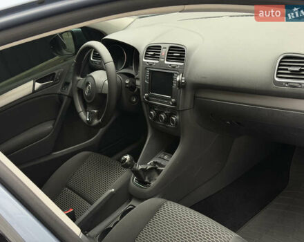 Синий Фольксваген Гольф, объемом двигателя 1.6 л и пробегом 204 тыс. км за 8650 $, фото 102 на Automoto.ua