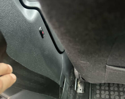 Синий Фольксваген Гольф, объемом двигателя 1.39 л и пробегом 240 тыс. км за 8000 $, фото 13 на Automoto.ua