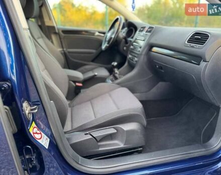 Синий Фольксваген Гольф, объемом двигателя 1.6 л и пробегом 217 тыс. км за 7890 $, фото 61 на Automoto.ua