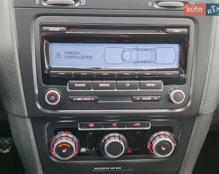 Синий Фольксваген Гольф, объемом двигателя 1.4 л и пробегом 255 тыс. км за 7490 $, фото 25 на Automoto.ua