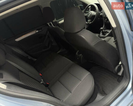 Синий Фольксваген Гольф, объемом двигателя 1.6 л и пробегом 204 тыс. км за 8650 $, фото 99 на Automoto.ua