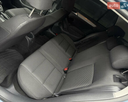 Синий Фольксваген Гольф, объемом двигателя 1.6 л и пробегом 204 тыс. км за 8650 $, фото 97 на Automoto.ua