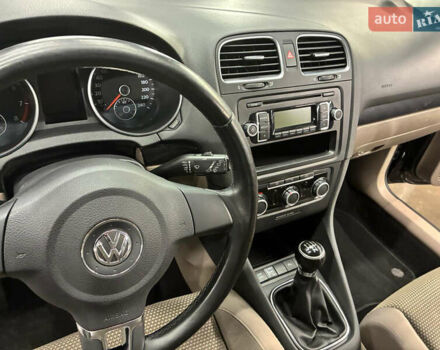 Синий Фольксваген Гольф, объемом двигателя 1.6 л и пробегом 200 тыс. км за 8300 $, фото 13 на Automoto.ua