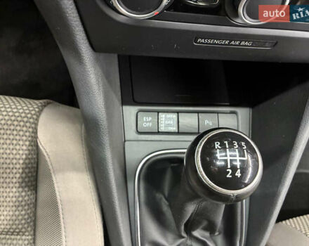 Синий Фольксваген Гольф, объемом двигателя 1.6 л и пробегом 200 тыс. км за 8300 $, фото 15 на Automoto.ua