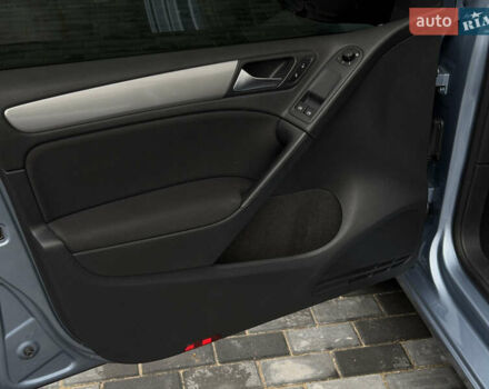 Синий Фольксваген Гольф, объемом двигателя 1.6 л и пробегом 204 тыс. км за 8650 $, фото 77 на Automoto.ua