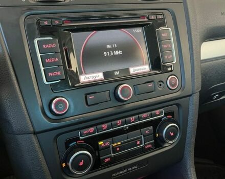 Синий Фольксваген Гольф, объемом двигателя 1.6 л и пробегом 250 тыс. км за 5799 $, фото 4 на Automoto.ua