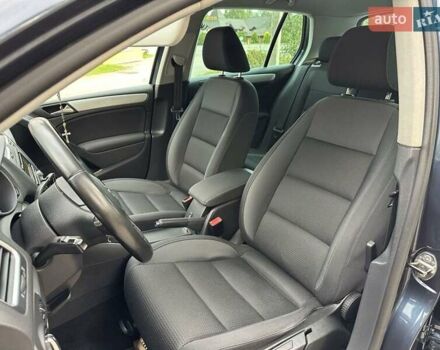 Синий Фольксваген Гольф, объемом двигателя 1.6 л и пробегом 239 тыс. км за 9999 $, фото 44 на Automoto.ua