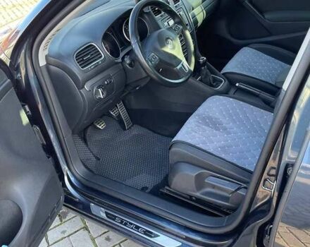 Синий Фольксваген Гольф, объемом двигателя 1.6 л и пробегом 208 тыс. км за 8999 $, фото 37 на Automoto.ua