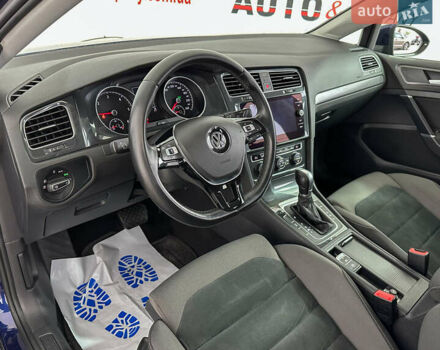 Синий Фольксваген Гольф, объемом двигателя 1.6 л и пробегом 217 тыс. км за 16950 $, фото 5 на Automoto.ua