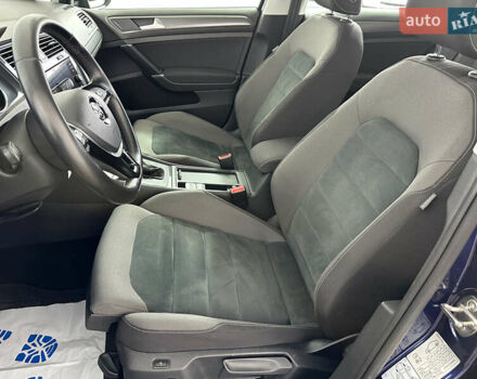 Синий Фольксваген Гольф, объемом двигателя 1.6 л и пробегом 217 тыс. км за 16950 $, фото 6 на Automoto.ua