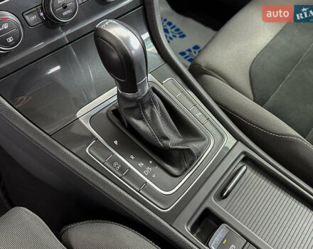 Синий Фольксваген Гольф, объемом двигателя 1.6 л и пробегом 217 тыс. км за 16950 $, фото 18 на Automoto.ua