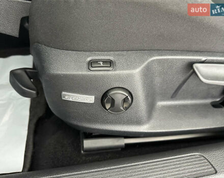 Синий Фольксваген Гольф, объемом двигателя 1.6 л и пробегом 217 тыс. км за 16950 $, фото 24 на Automoto.ua