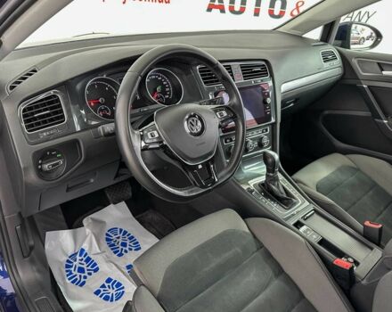 Синий Фольксваген Гольф, объемом двигателя 1.6 л и пробегом 217 тыс. км за 16950 $, фото 5 на Automoto.ua