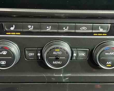 Синий Фольксваген Гольф, объемом двигателя 1.6 л и пробегом 217 тыс. км за 16950 $, фото 15 на Automoto.ua