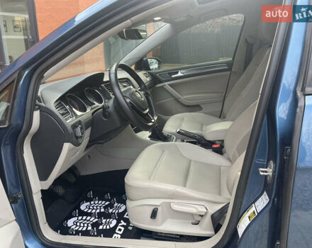 Синий Фольксваген Гольф, объемом двигателя 1.39 л и пробегом 30 тыс. км за 12500 $, фото 6 на Automoto.ua