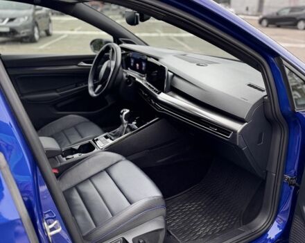 Фольксваген Гольф 2023 в Киеве на Automoto.ua Синий Фольксваген Гольф, объемом двигателя 2 л и пробегом 28 тыс. км за 49500 $, фото 12 на Automoto.ua