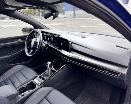 Фольксваген Гольф 2023 в Киеве на Automoto.ua Синий Фольксваген Гольф, объемом двигателя 2 л и пробегом 28 тыс. км за 49500 $, фото 13 на Automoto.ua