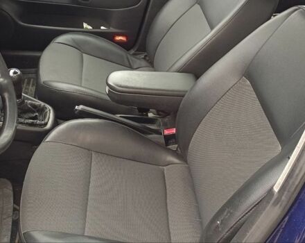 Синий Фольксваген Гольф, объемом двигателя 1.4 л и пробегом 260 тыс. км за 4199 $, фото 5 на Automoto.ua