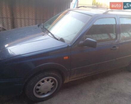 Синий Фольксваген Гольф, объемом двигателя 1.8 л и пробегом 120 тыс. км за 1100 $, фото 1 на Automoto.ua