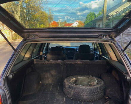 Синий Фольксваген Гольф, объемом двигателя 1.78 л и пробегом 400 тыс. км за 1950 $, фото 6 на Automoto.ua