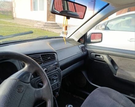 Синій Фольксваген Гольф, об'ємом двигуна 1.8 л та пробігом 295 тис. км за 2200 $, фото 13 на Automoto.ua