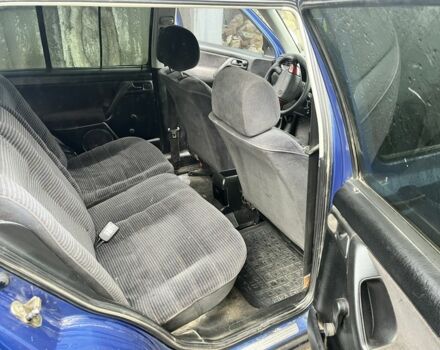 Синий Фольксваген Гольф, объемом двигателя 1.8 л и пробегом 300 тыс. км за 2100 $, фото 4 на Automoto.ua