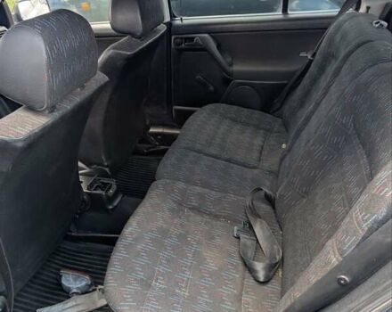 Синий Фольксваген Гольф, объемом двигателя 1.9 л и пробегом 300 тыс. км за 2500 $, фото 3 на Automoto.ua