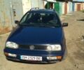 Синий Фольксваген Гольф, объемом двигателя 1.8 л и пробегом 504 тыс. км за 2000 $, фото 1 на Automoto.ua